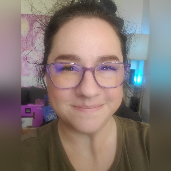 Meet your Posher, Mel - Picture 2 of 5